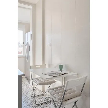 Joivy Marvellous 2-bed Flat With Balcony Lisboa