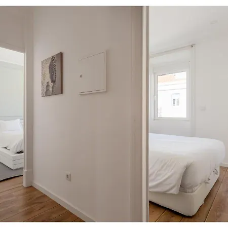 Joivy Marvellous 2-bed Flat With Balcony *