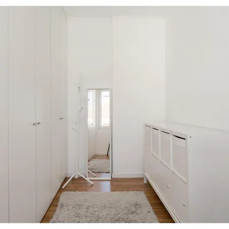 Apartman Joivy Marvellous 2-bed Flat With Balcony Lisboa