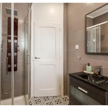 Joivy Marvellous 2-bed Flat With Balcony *